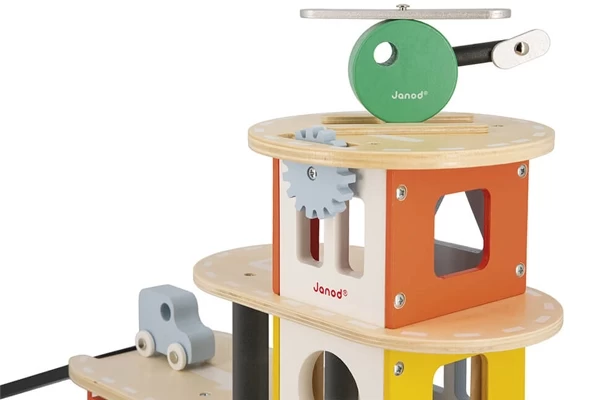 Helikopterplatform met helikopter