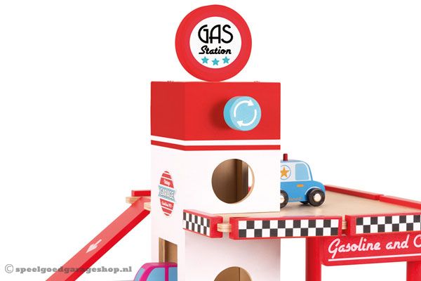 Pompstation met 3 verdiepingen.