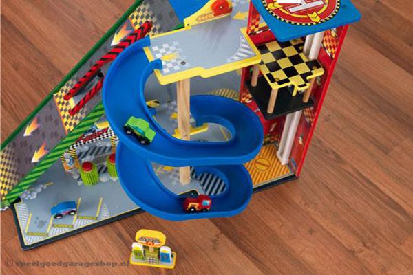 Rij met je auto's naar boven en beneden.