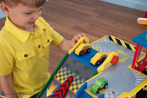 Extra speelplezier dankzij de mega racebaan.