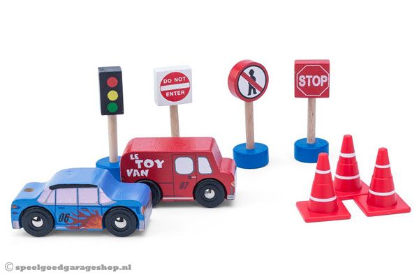 Wordt geleverd met 9 accessoires.