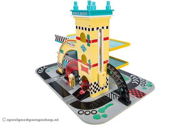 Met twee etages en een helikopterplatform.