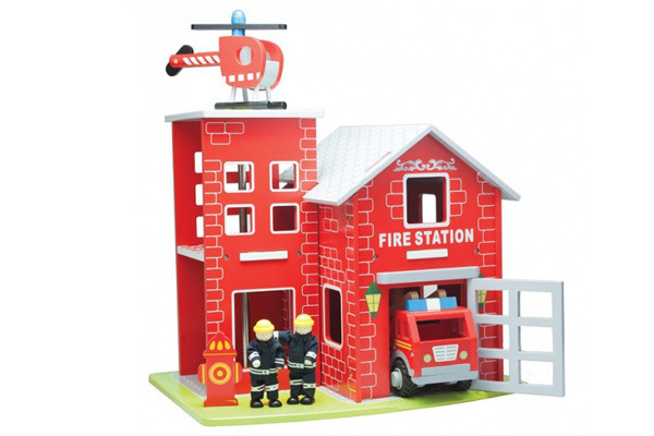 Brandweerkazerne hout van New Classic Toys.