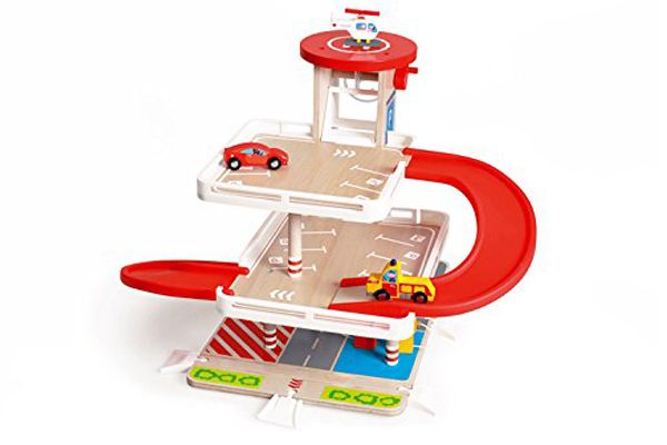 Mooie garage met 2 niveau's en grote lift.