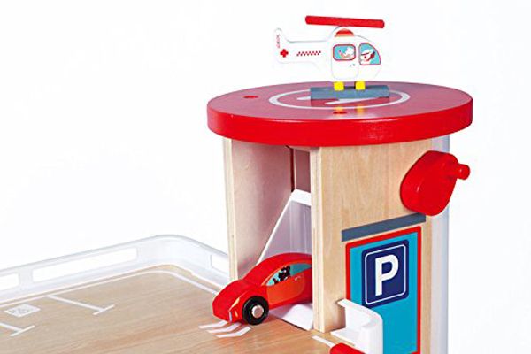 De auto kunnen met de lift naar boven en beneden.