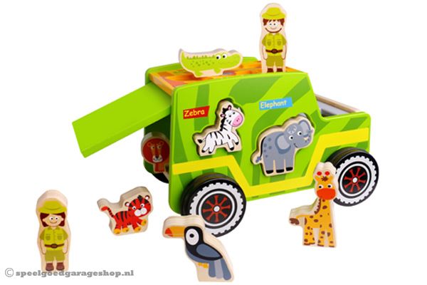 De wagen kan geopend worden aan de achterzijde.